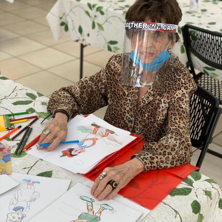 Actividades artísticas y Artesanías para Adultos Mayores Coconut Grove